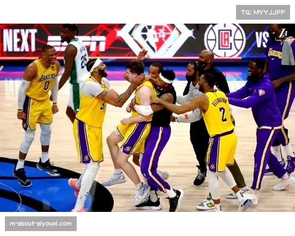 湖人逆转独行侠 里夫斯38分诠释空间纪律重要性 湖人逆转独行侠 里夫斯38分诠释空间纪律重要性