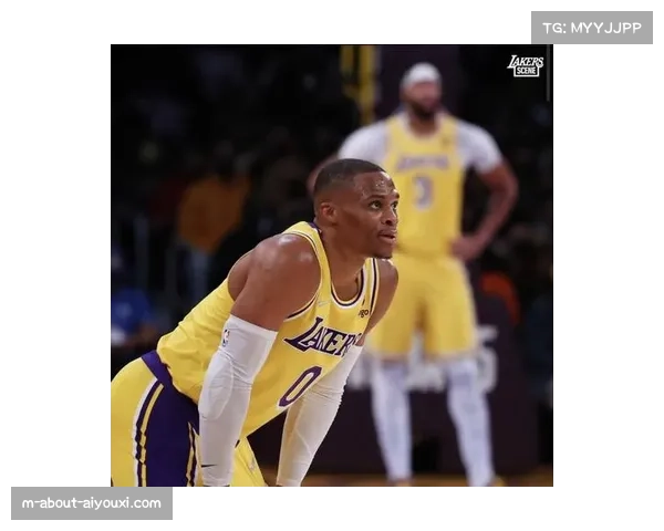 湖人队戴维斯膝伤反复归期未定 紫金军团内线危机加剧